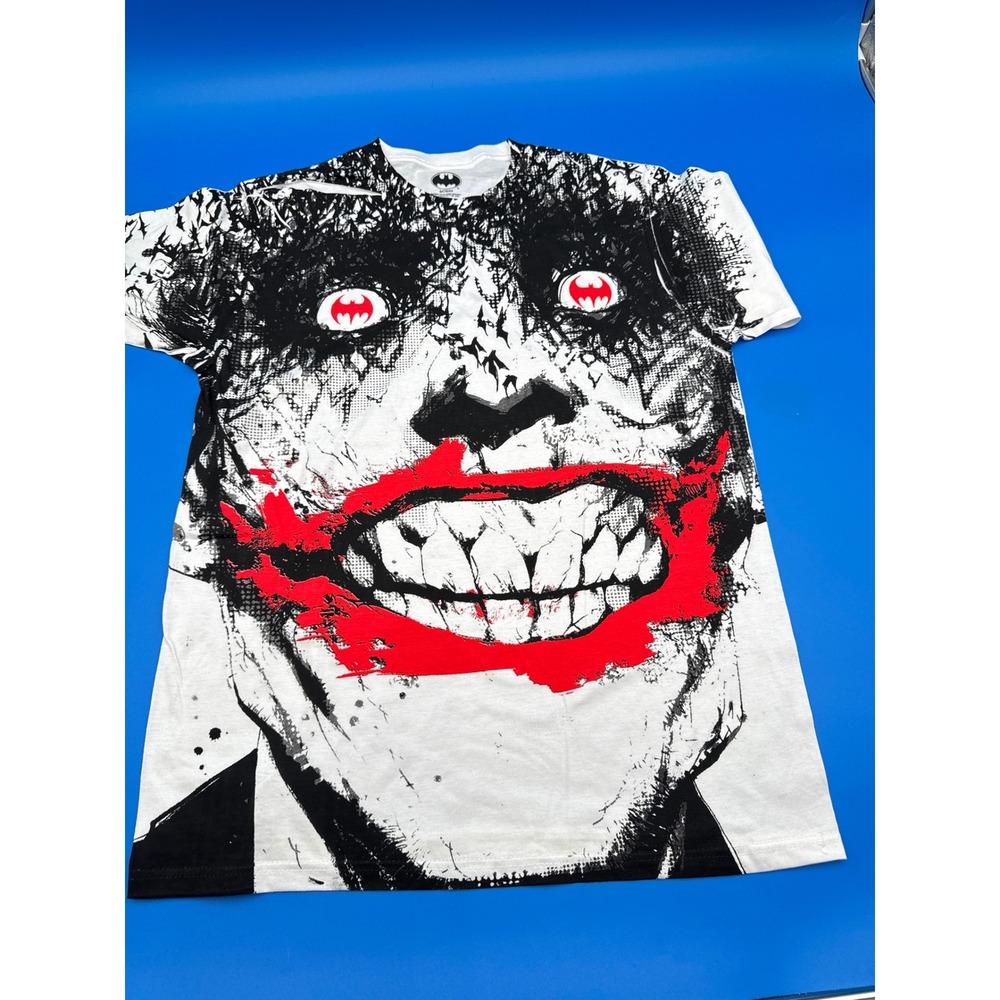 Batman The Joker All Over Print Graphic T Shirt Men's Medium - NWOT